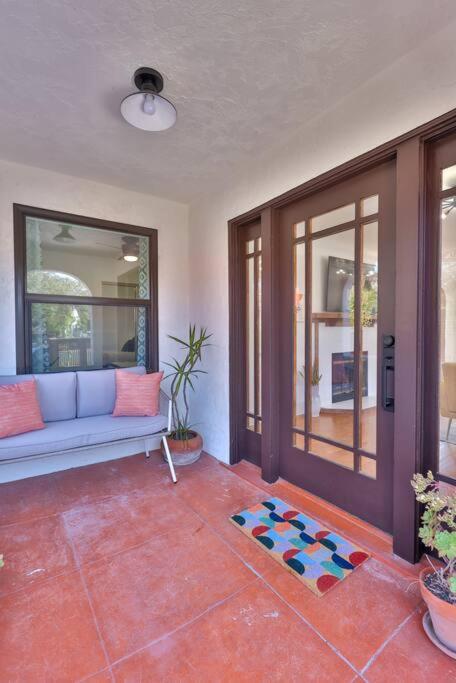 Spanish Casita - Post-Century Modern Home Centrally Located San Diego Bagian luar foto